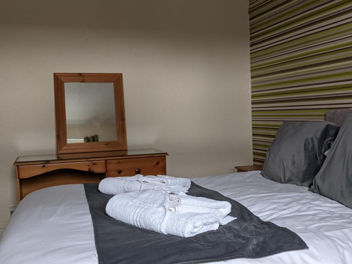 Crown Hotel Langholm Номер фото