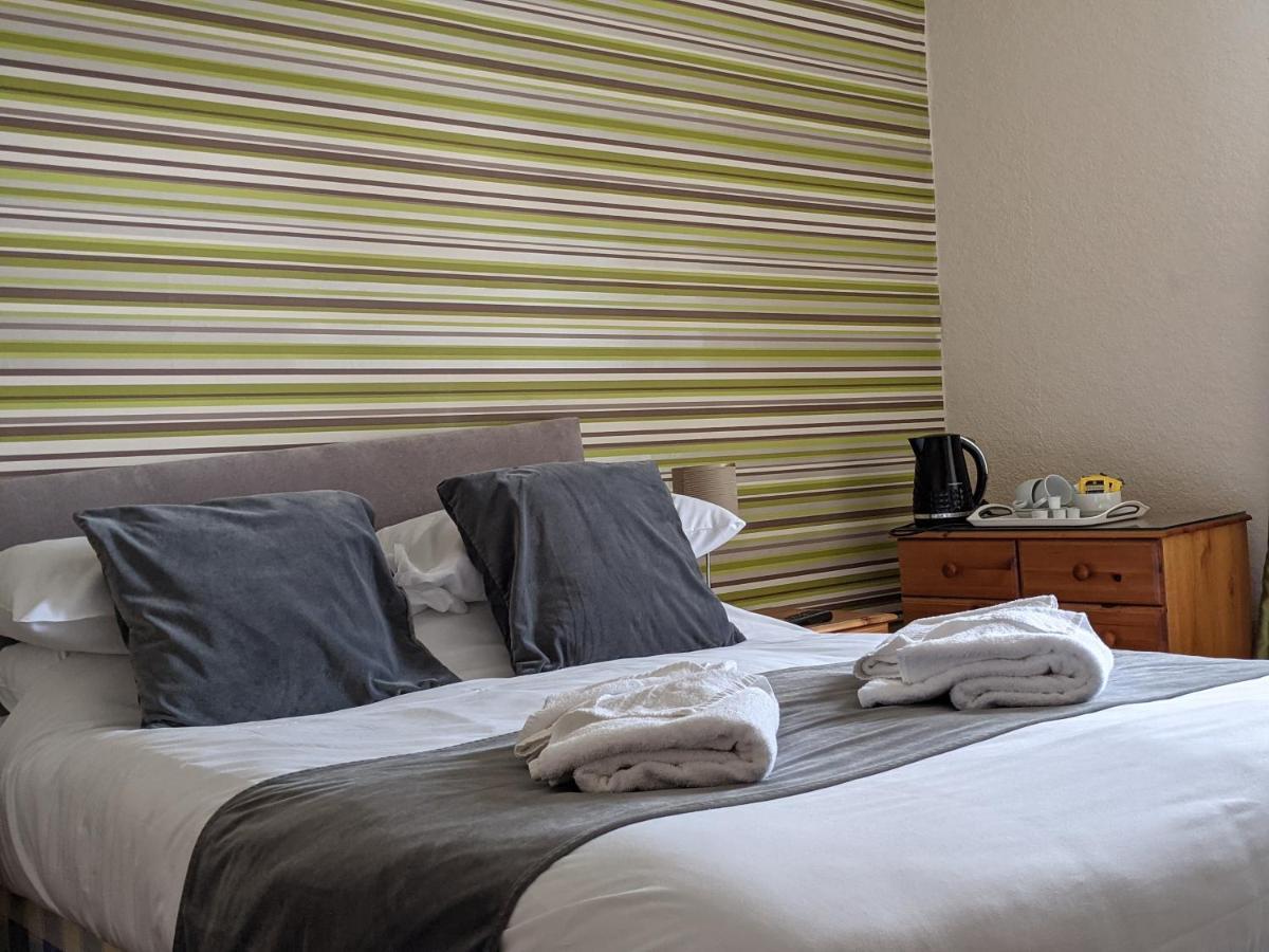 Crown Hotel Langholm Номер фото